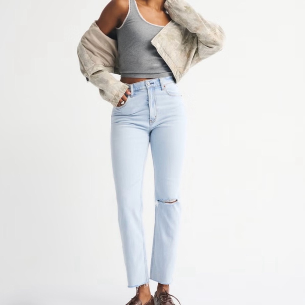 Abercrombie Distressed Curve Love Ankle Straight Ultra High Rise Jeans Sz 31